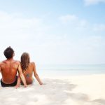 Barbatii si flirtul la plaja