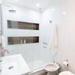 Amenajarea unei băi mici: 6 sfaturi esențiale