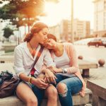 10 semne ca prietenii tai s-au saturat sa te auda vorbind despre fostul tau