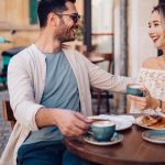 El a insistat ca prietena lui era doar prietena lui, apoi m-a lasat pentru ea