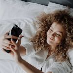 Cum sa fii mai putin materialist: 5 actiuni simple